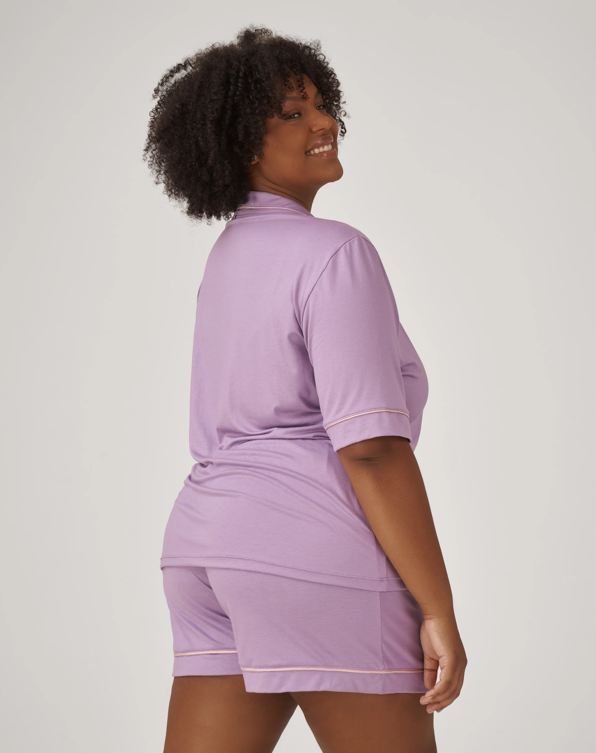 Conjunto de Pijama Curto com Vivo Contrastante - Lilás - Image 6