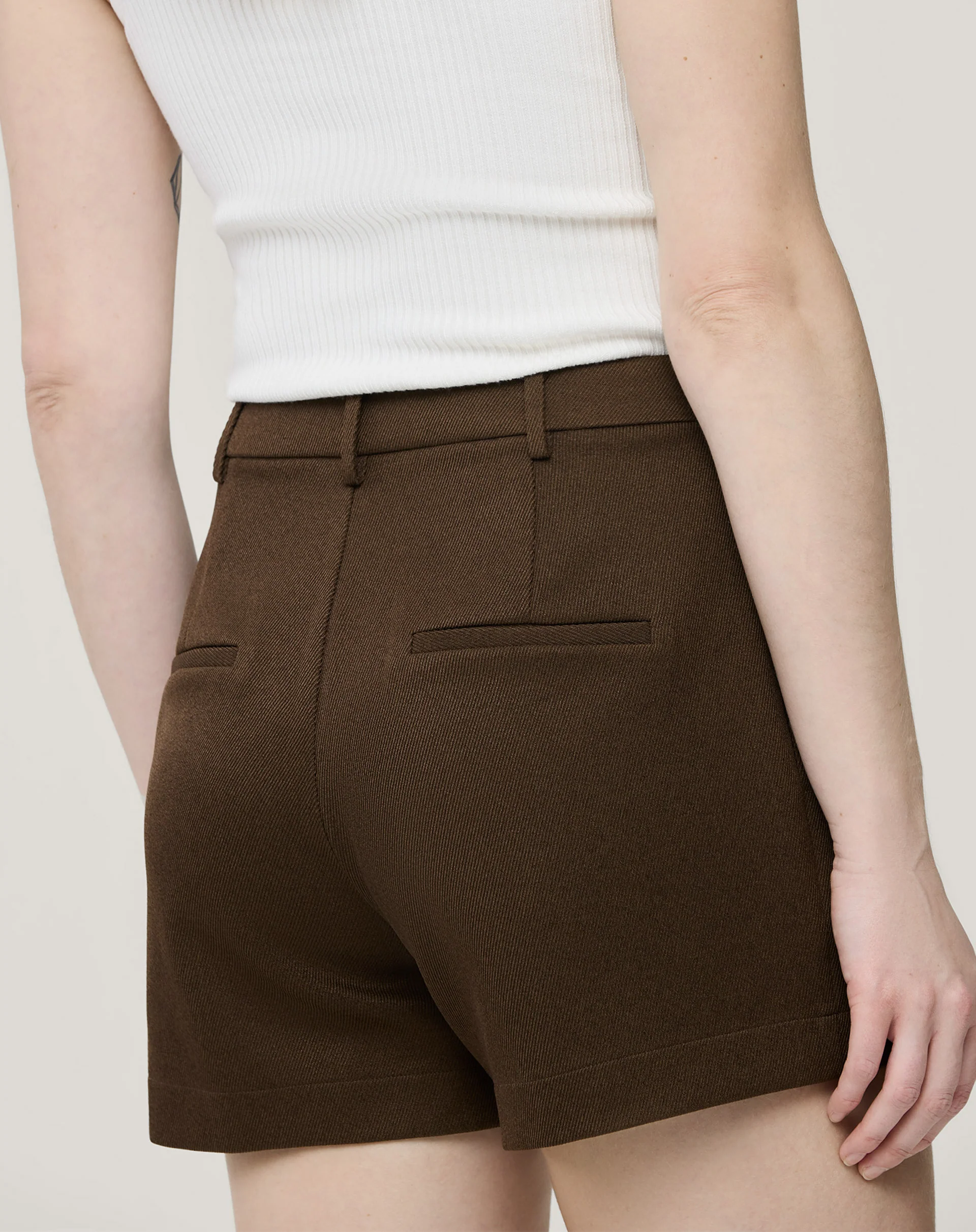 Shorts Cintura Média - Marrom - Image 4