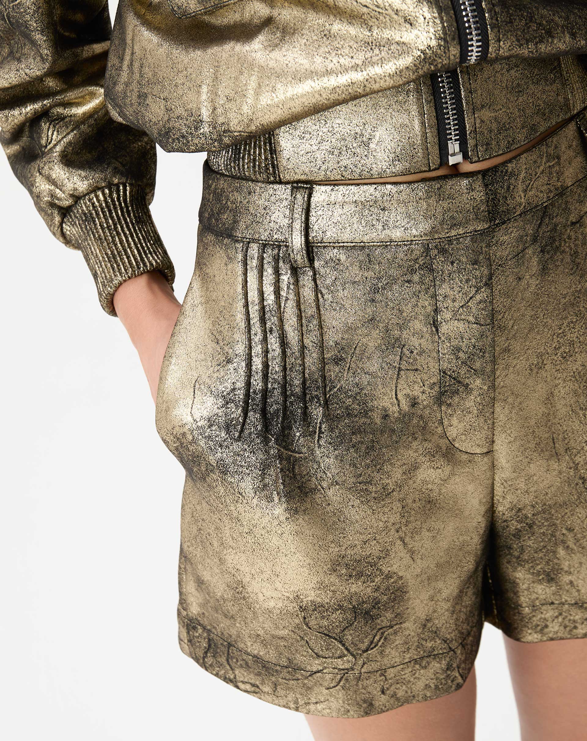 Shorts Com Pregas Metalizado - Dourado - Image 4