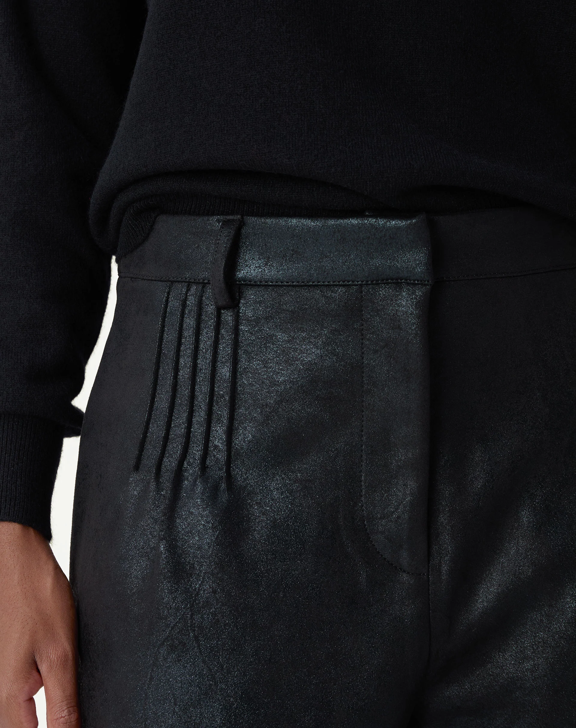 Shorts Com Pregas Metalizado - Preto - Image 3