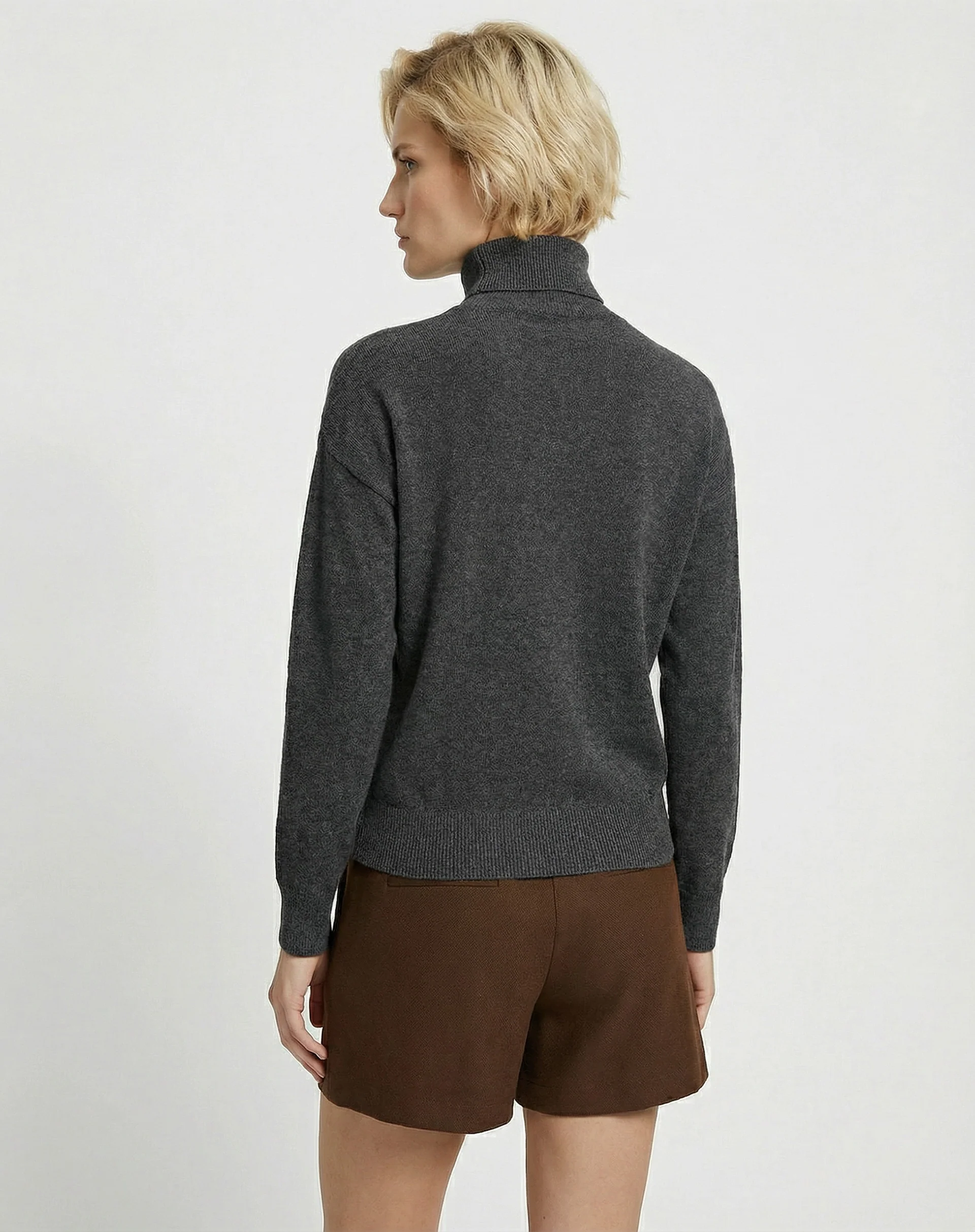 Suéter Cashmere Deluxe Gola Alta  - Cinza Mescla Escuro - Image 3