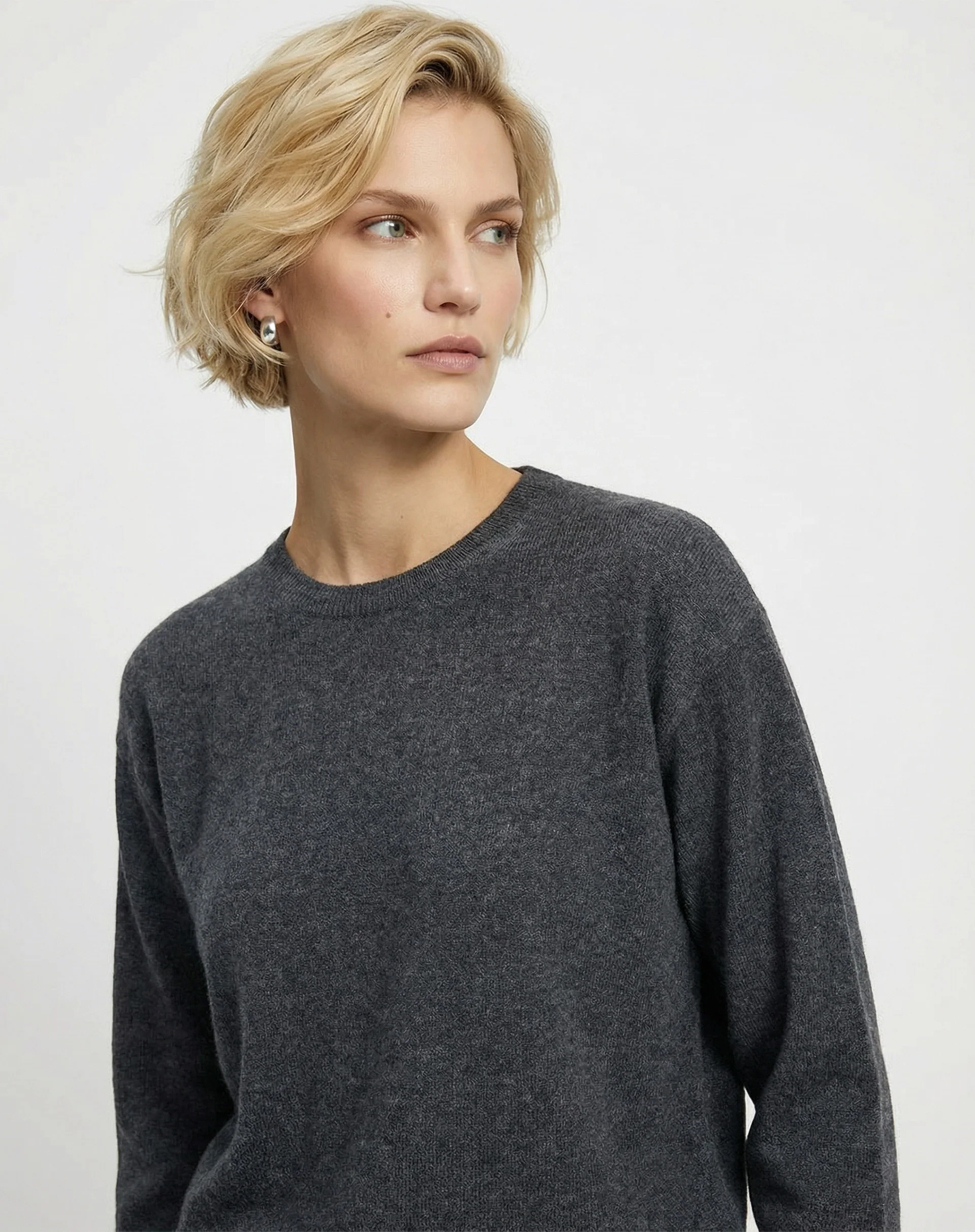 Suéter Cashmere Deluxe Gola Careca - Cinza Mescla Escuro - Image 4