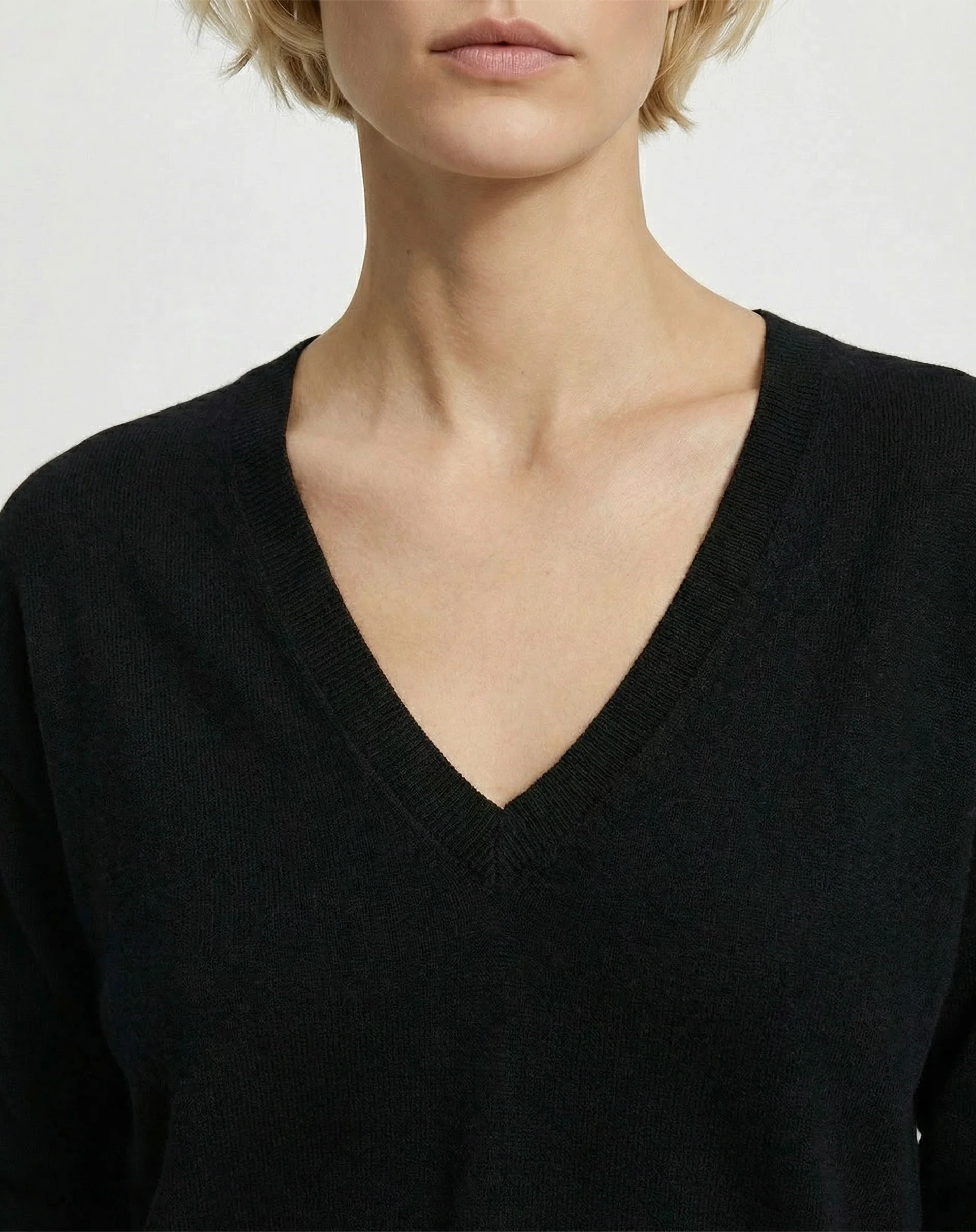 Suéter Cashmere Deluxe Gola V - Preto - Image 4